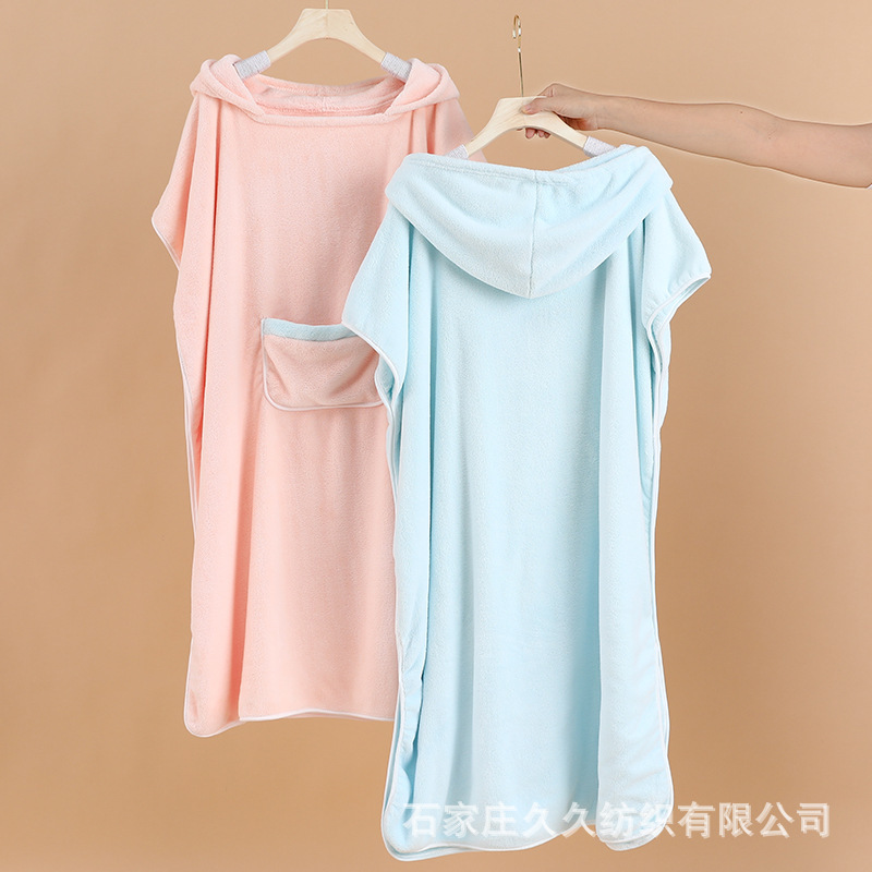 ADULT HOODED WEARABLE TOWEL - FREE SIZE. ADULT HOODED WEARABLE TOWEL - FREE SIZE.